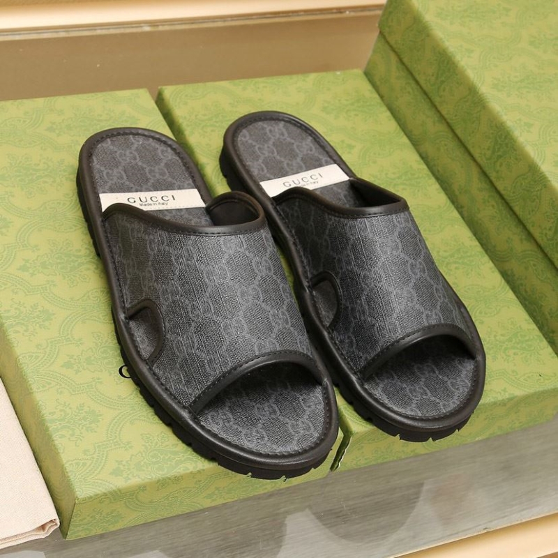 G*u*i slippers